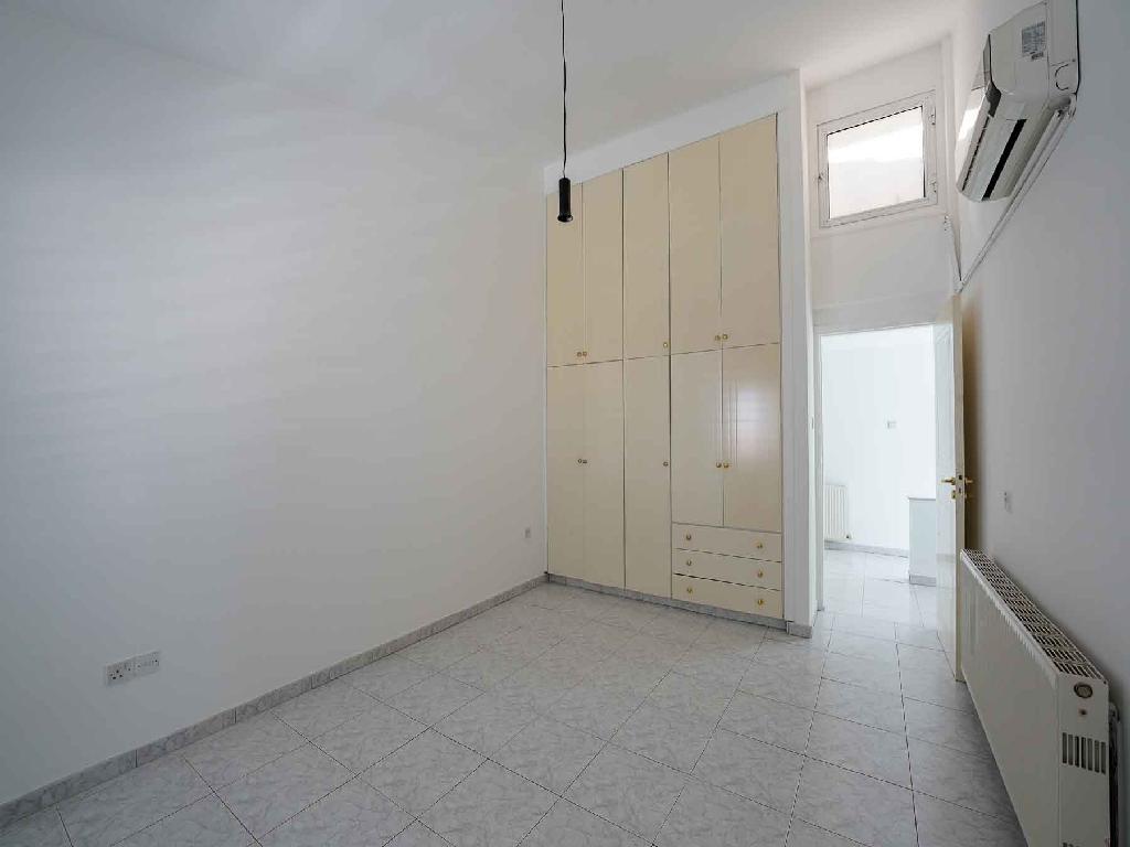 Detached house-Strovolos-PR41898