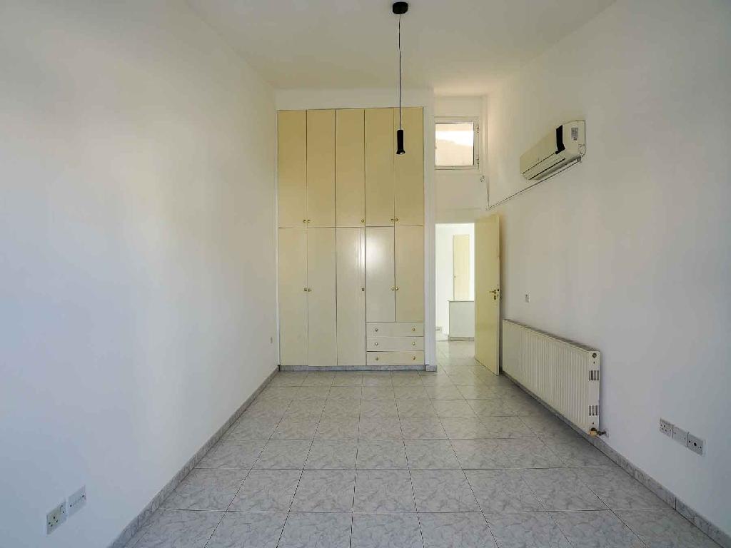 Detached house-Strovolos-PR41898