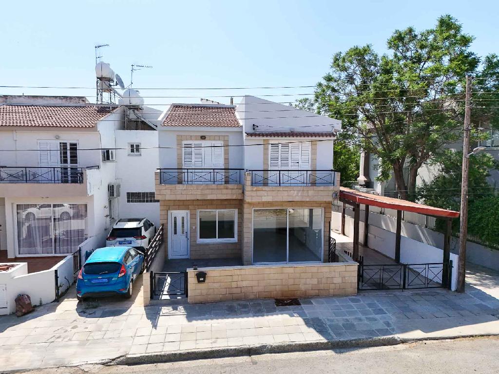 Detached house-Strovolos-PR41898