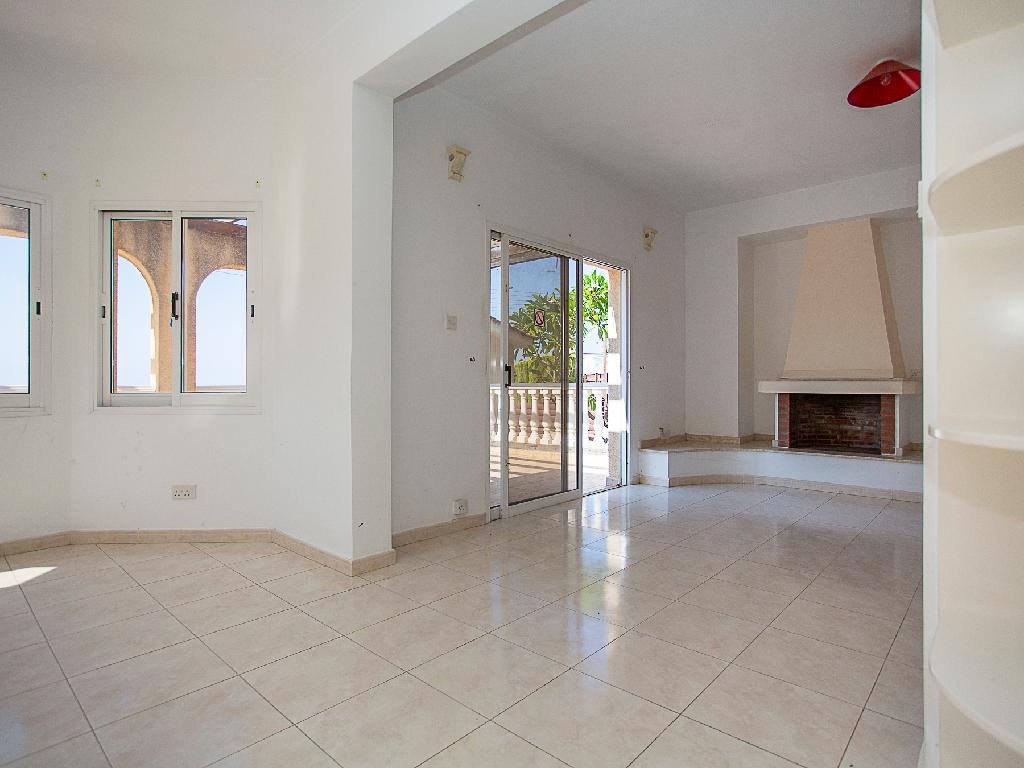 Detached house-Tala-PR46143