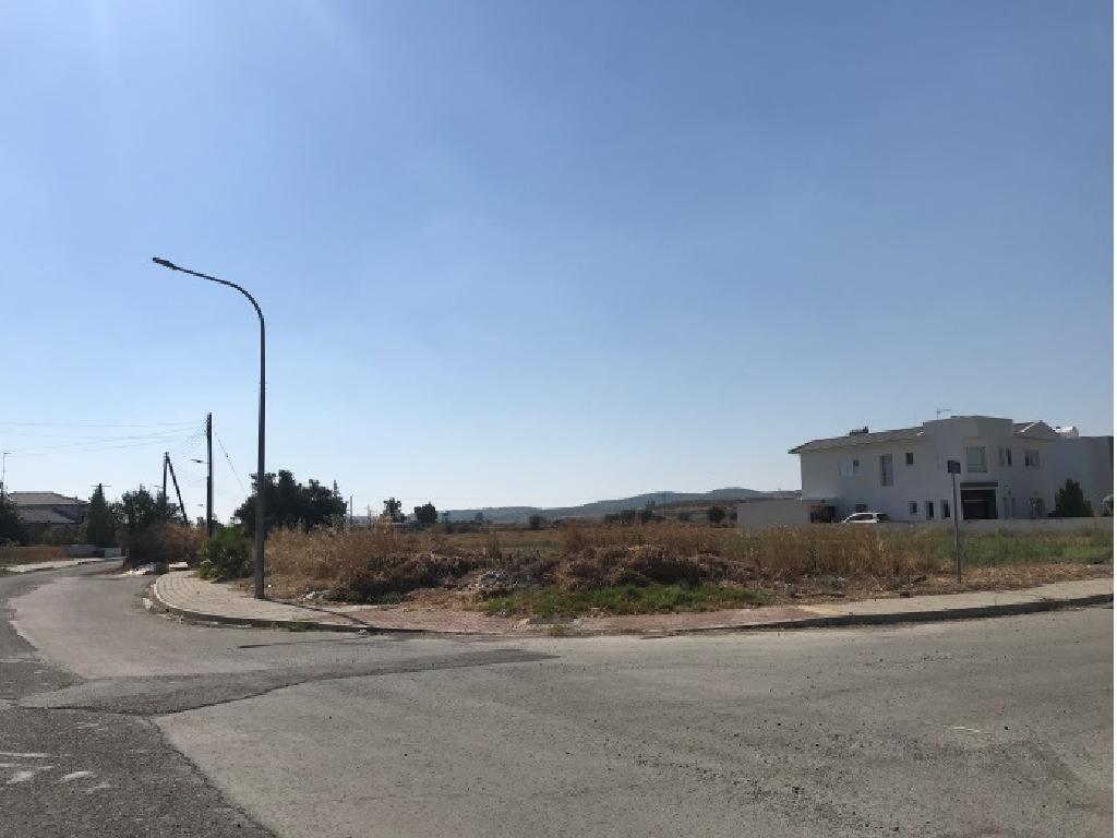 Plot - Dali, Nicosia