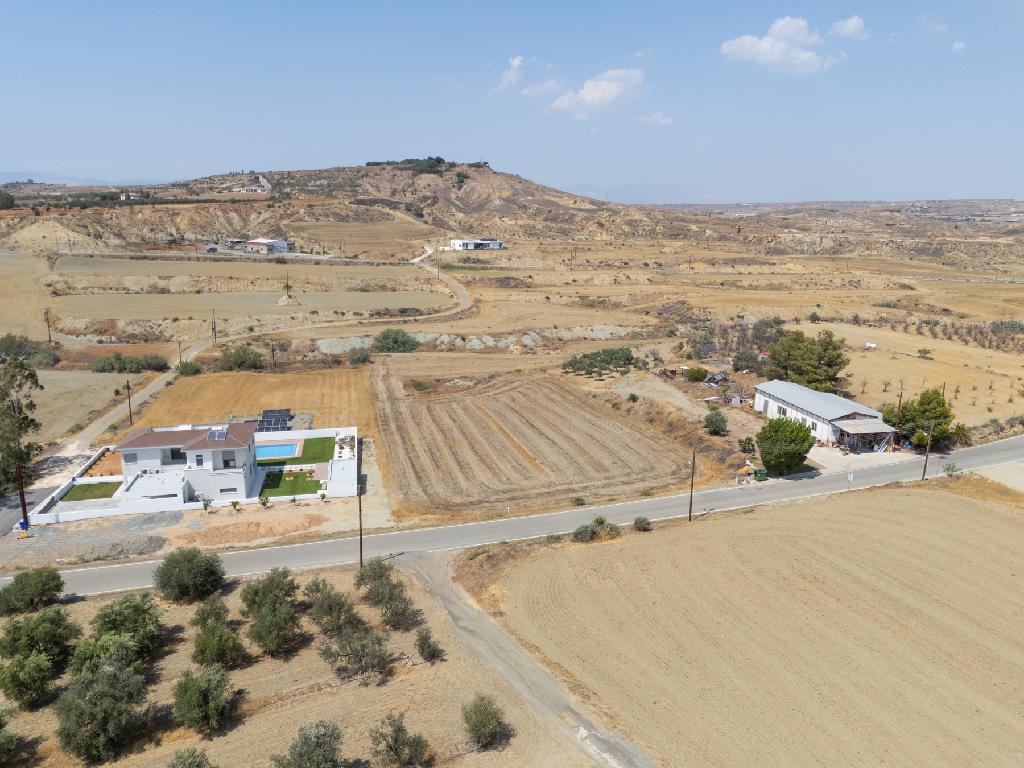 Field-Agios Ioannis-PR43172
