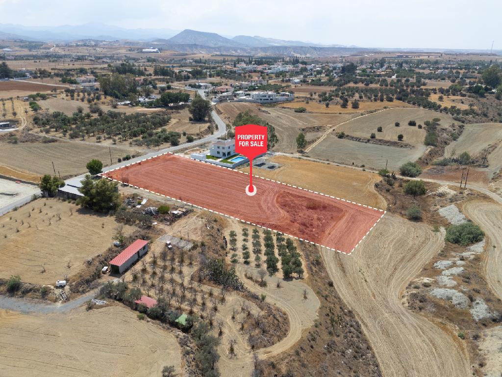 Field-Agios Ioannis-PR43172