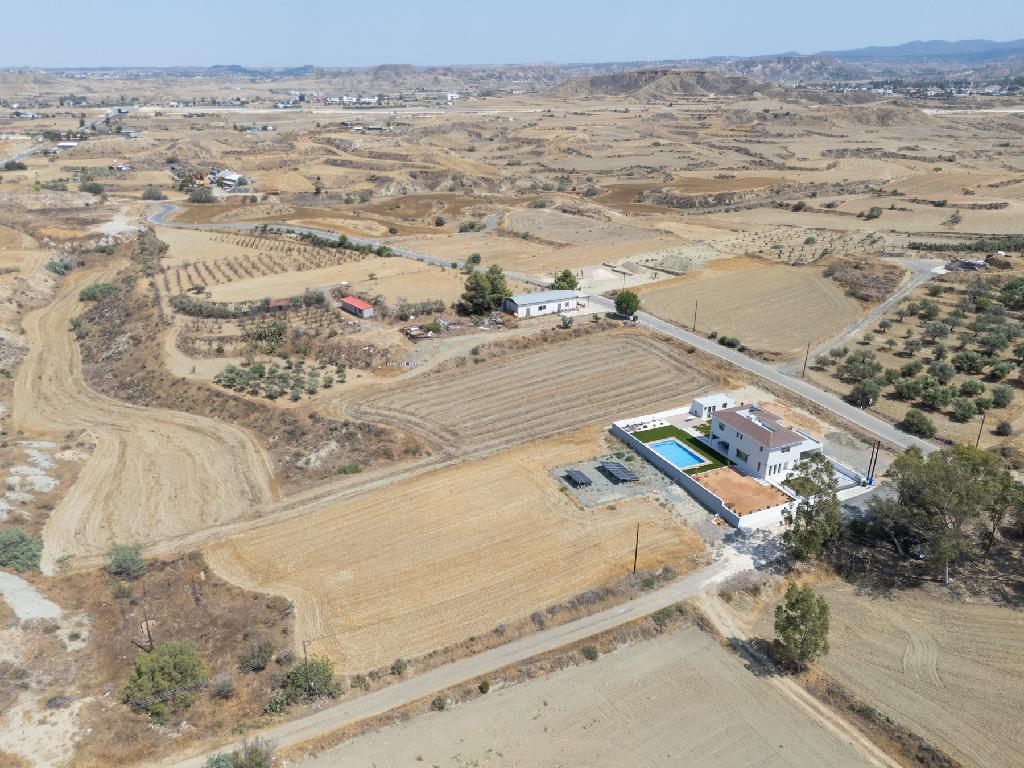 Field-Agios Ioannis-PR43172