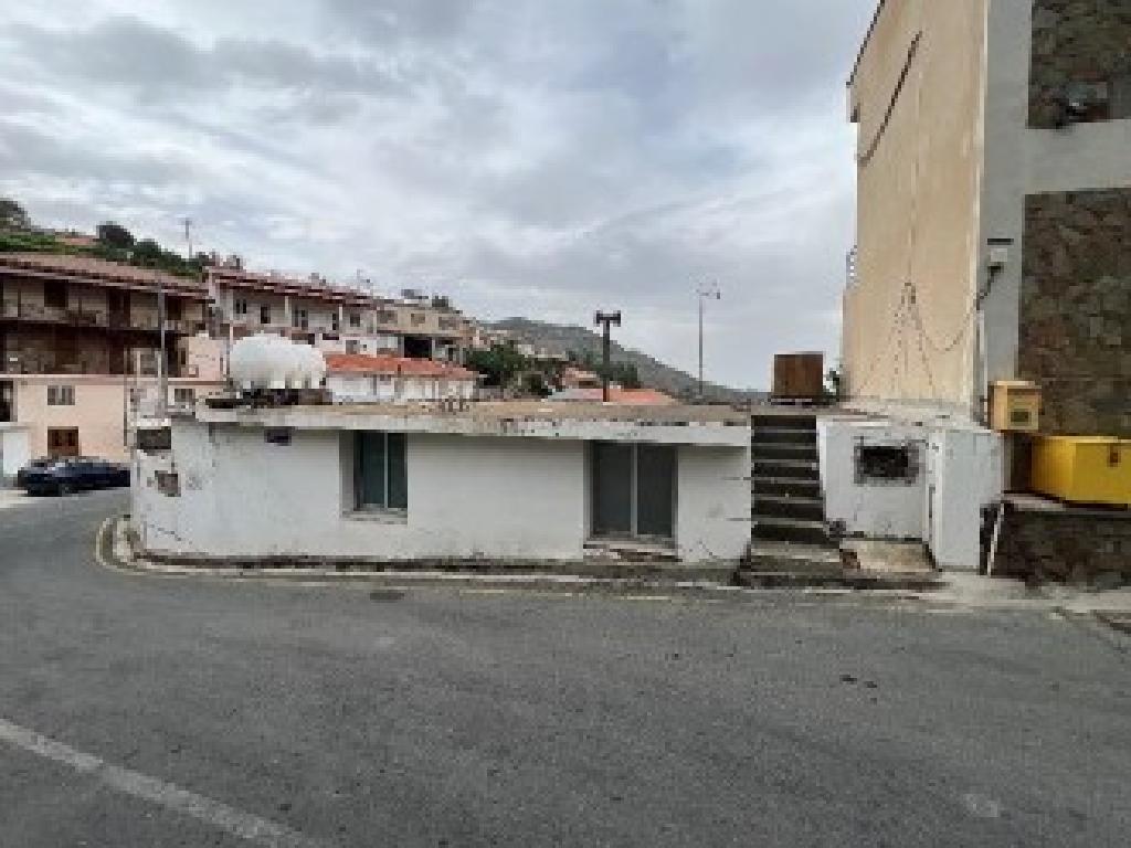 Three-storey building - Polistypos, Nicosia