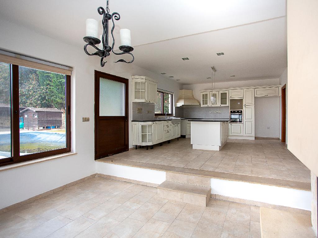 Detached house-Pachna-PR42577