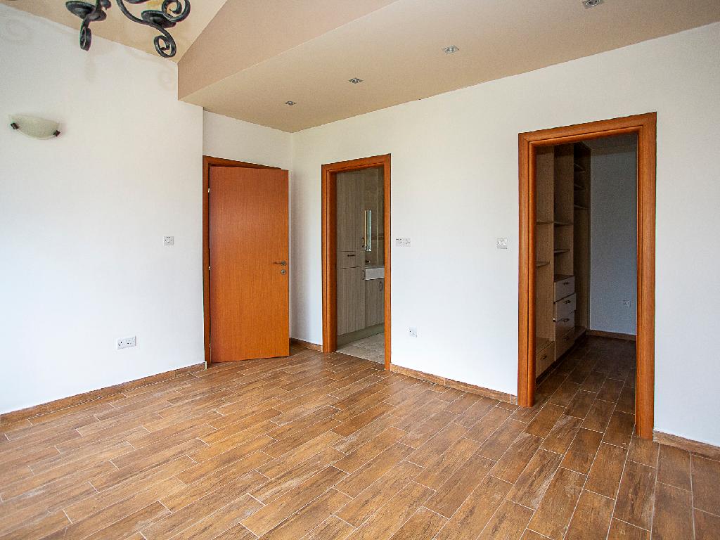 Detached house-Pachna-PR42577