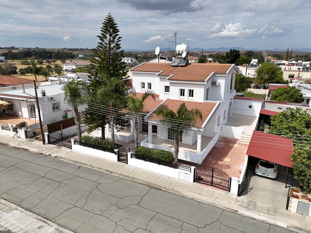 Detached house-Nicosia Municipality-PR15444