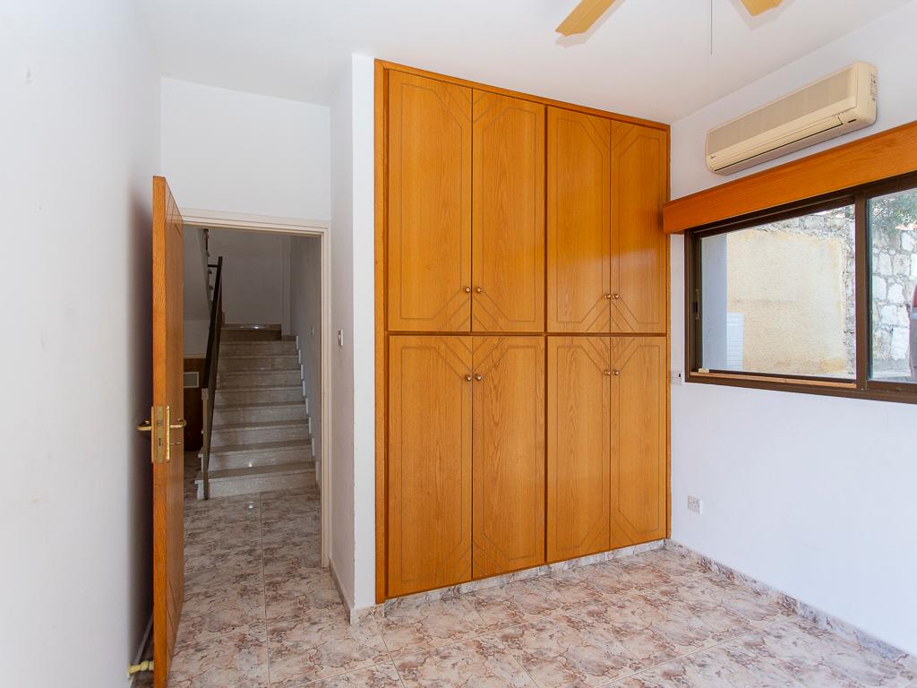 Detached house-Pegeia-PR43471