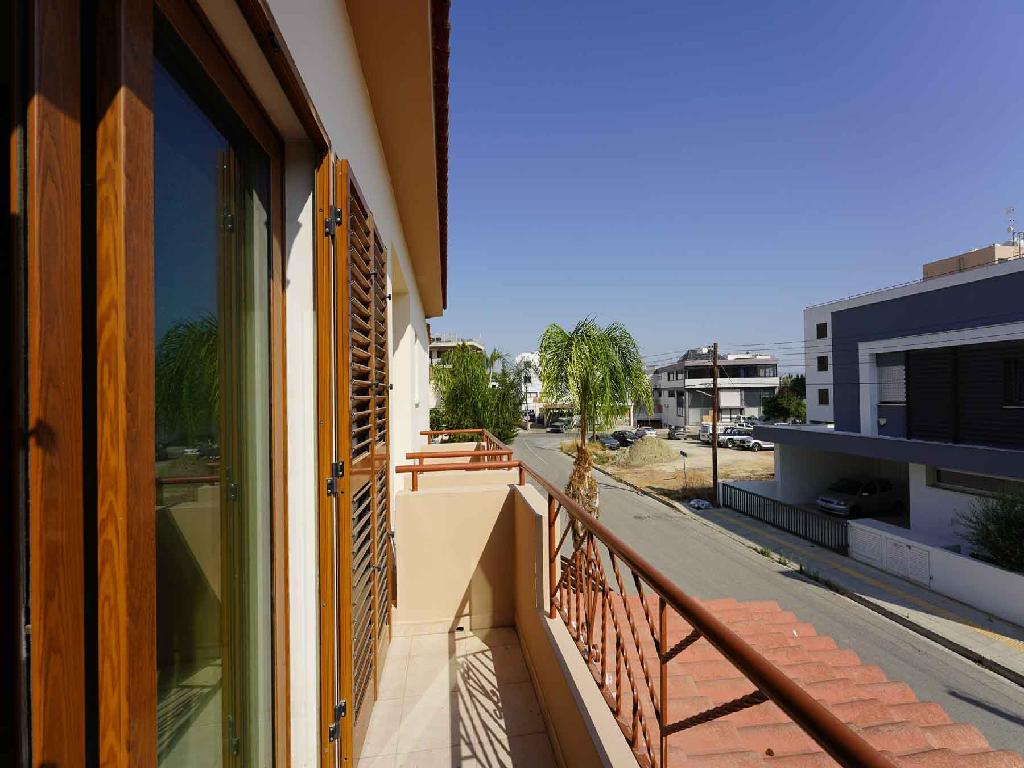 Detached house-Strovolos-PR41960