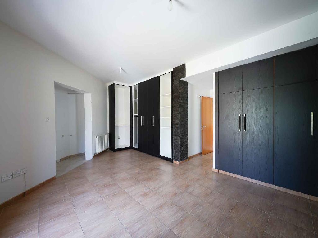 Detached house-Strovolos-PR41960
