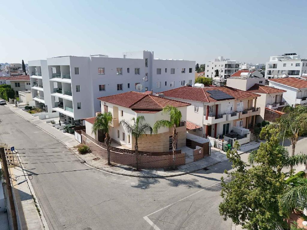 Detached house-Strovolos-PR41960