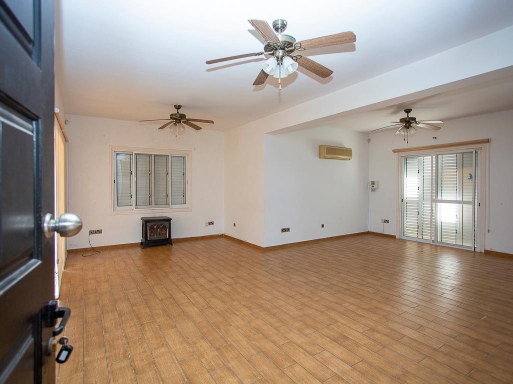 Detached house-Pegeia-PR41336