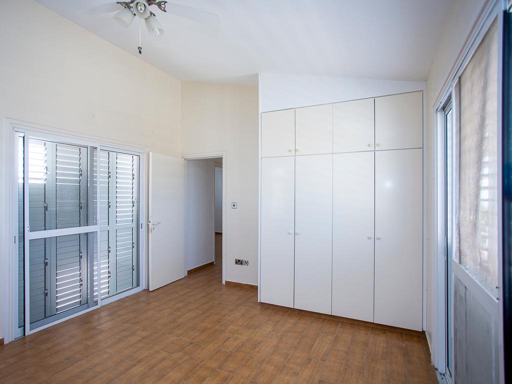 Detached house-Pegeia-PR41336