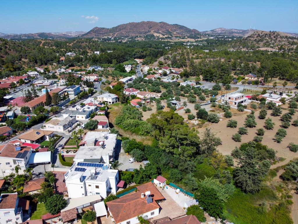 &Chi;&omega;&rho;ά&phi;&iota; (&Mu;&epsilon;&rho;ί&delta;&iota;&omicron;) - &Kappa;ό&rho;&nu;&omicron;&sigmaf;, &Lambda;ά&rho;&nu;&alpha;&kappa;&alpha;