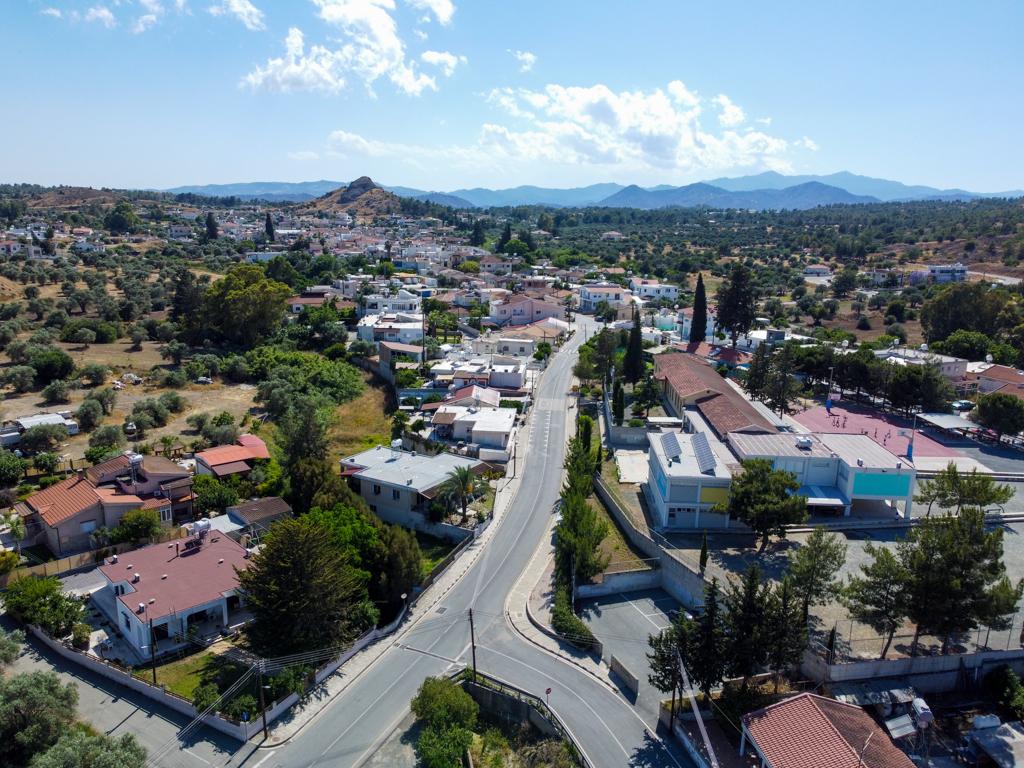 &Chi;&omega;&rho;ά&phi;&iota; (&Mu;&epsilon;&rho;ί&delta;&iota;&omicron;) - &Kappa;ό&rho;&nu;&omicron;&sigmaf;, &Lambda;ά&rho;&nu;&alpha;&kappa;&alpha;