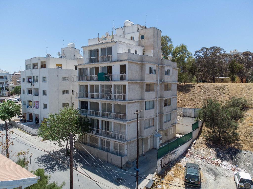 Residential Building - Agioi Omologites, Nicosia